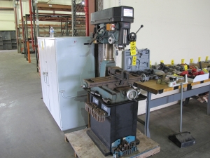 WASHINGTON DRILLING & MILLING MACHINE, MODEL 26660530 (W-51) LOADING & HANDLING FEE $25-
